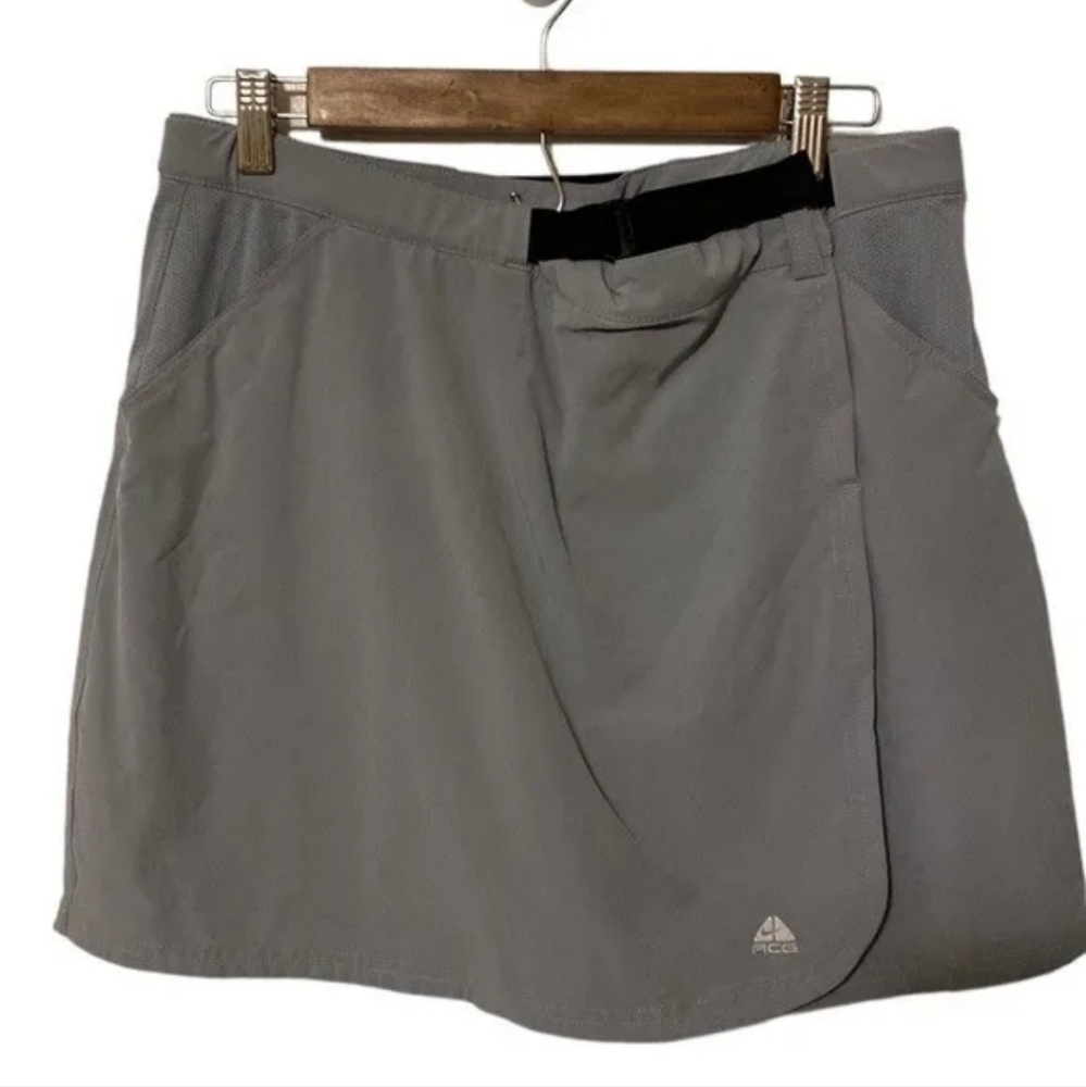 Nike ACG Trail Skirt Skort with Adjustable Waist Gray Women s Size 10 Athletic
